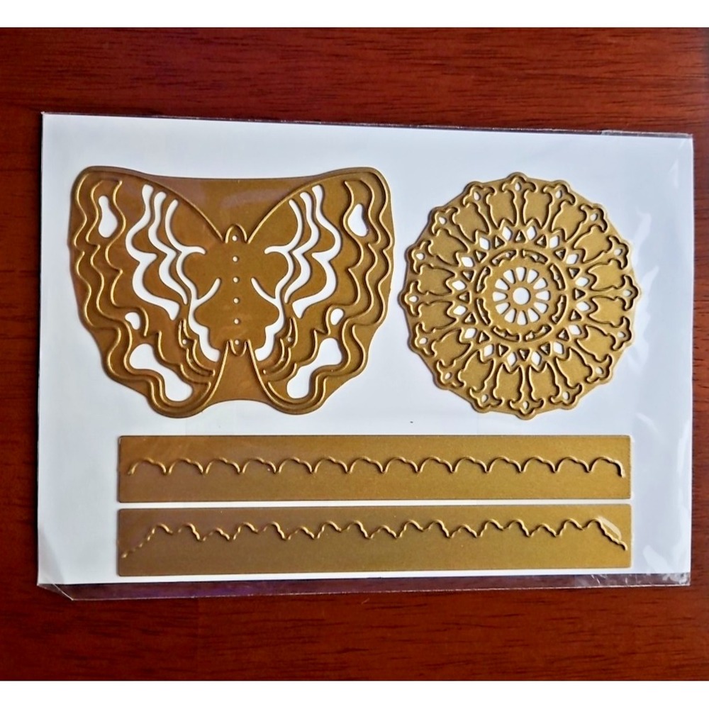 Anna Griffin Butterfly Medallion Cut & Emboss‎ Die Set New